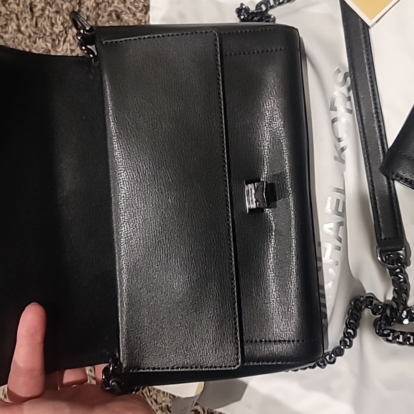 NWT Michael Kors Kinsley Crossbody with Matching Wallet - Picture 6 of 11